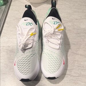 Nike Air Max 270 Women's White and Pink Sneakers